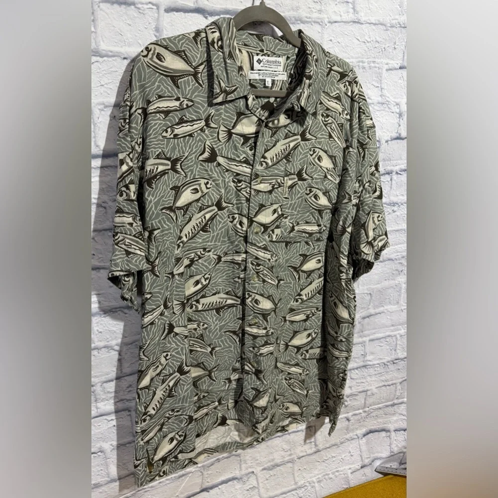 Columbia Short-Sleeve Fish Print Button-Up Shirt - Sage Green & Cream, Large